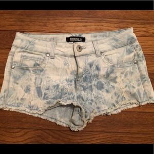 Forever 21 light wash jean short
